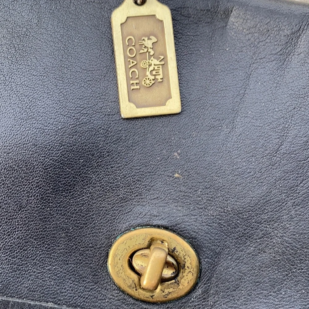 Vintage Coach - Picture 2 of 4